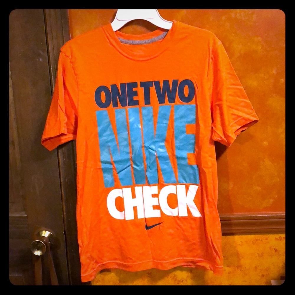 Nike tshirt